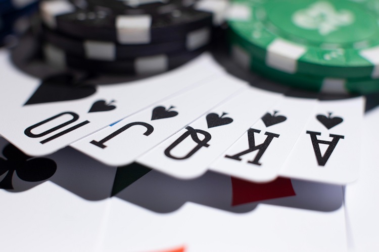 Your Complete Guide to The Psychology of Poker Play 